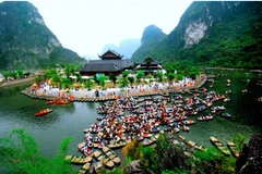 [Video] Tour du lịch tâm linh hút khách sau Tết Nguyên Đán