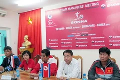 Đại diện các đội tuyển trả lời phỏng vấn báo chí. (Nguồn: VFF)