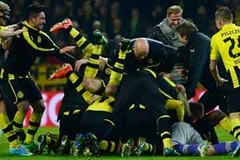 Dortmund vào bán kết sau một trận cầu "siêu điên rồ"