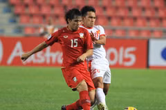 Việt Nam (áo trắng) chia tay AFF Cup.