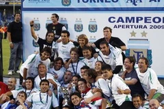 Niềm vui của Banfield sau 113 năm chờ đợi. (Ảnh: Rêuters)