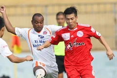 Vicem Hải Phòng (áo đỏ) giành trọn 3 điểm.