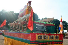 Xe hoa trong đoàn rước long vị vua Lý Thái Tổ. (Nguồn: Internet)
