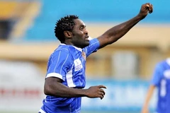 Ngalaha ghi bàn thắng duy nhất cho Hà Nội ACB. (Ảnh: Quốc Khánh/TTXVN)