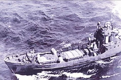 Một chiếc tàu không số trên hành trình vận chuyển vũ khí vào chiến trường miền Nam (ảnh tư liệu) 