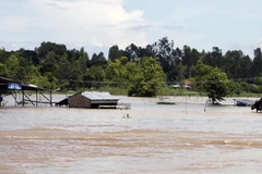 Biến đổi khí hậu gây ra lũ lụt. (Nguồn: TTXVN)