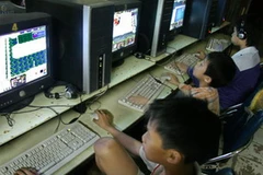 Trẻ em ngày càng ham vui với game oline. (Nguồn: Internet)