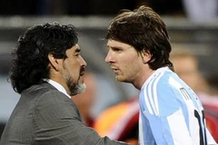 Maradona và Messi tại World Cup 2010. (Nguồn: Reuters)