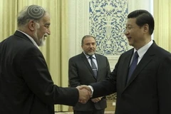 Phó Chủ tịch Trung Quốc Tập Cận Bình tiếp Phó Thủ tướng kiêm Ngoại trưởng Israel Avigdor Lieberman. (Nguồn: Reuters)