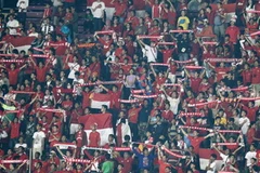 Cổ động viên Indonesia trên khán đài. (Ảnh: Quốc Khánh/TTXVN)