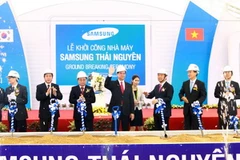 Thủ tướng Nguyễn Tấn Dũng phát động khởi công xây dựng Nhà máy Samsung Electronics Việt Nam. (Ảnh: Doãn Tấn/TTXVN)