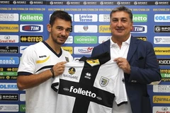 "Con mồi" của Man United chính thức cập bến Parma