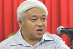 Bầu Kiên phát biểu tại lễ Tổng kết V-League 2011. (Nguồn: Internet)