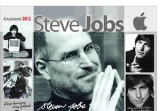 Bìa 1 của bộ lịch tưởng nhớ Steb Jobs. (Ảnh: K.N/Vietnam+)