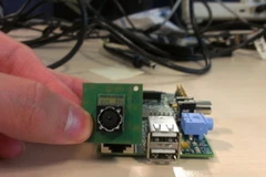Camera 14-megapixel sẽ được lắp vào Raspberry Pi. (Nguồn: geek.com)