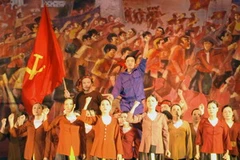 Nhà hát Dân ca Nghệ An dựng vở diễn kỷ niệm 80 năm Xô Viết Nghệ Tĩnh. (Ảnh: Lan Xuân/TTXVN)