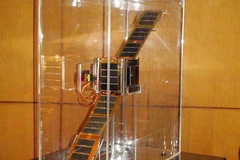 Vệ tinh Pegaso trước khi được đưa lên quỹ đạo. (Nguồn: Wikipedia)