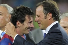Lionel Messi và Chủ tịch Sandro Rosell. (Nguồn: Getty Images)