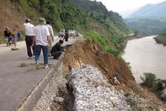 Khắc phục sạt lở. (Ảnh minh họa: drvn.gov.vn)