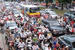 Việc điều chỉnh giờ học, việc làm theo dự kiến sẽ giảm được ùn tắc giao thông.