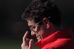 Huấn luyện viên Capello đang tính những phương án tốt nhất cho "Tam sư". (Ảnh: Reuters)