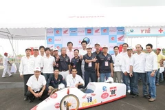 Đội VAP Chivas giành giải nhất phần thi xe tự chế năm 2010. (Ảnh: Văn Xuyên)