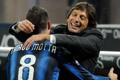 Leonardo chia vui cùng Thiago Motta. (Nguồn: Getty Images)