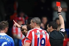 Fuller của Stoke City bị truất quyền thi đấu. (Nguồn: Getty Images)