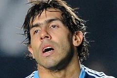 Không thể ra đi, Tevez sẽ phải ngồi dự bị? (Nguồn: AP)