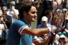 Federer thẳng tiến trên con đường bảo vệ "ngôi vương". (Nguồn: Reuters)