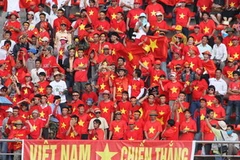 Cổ động viên Việt Nam sang cổ vũ cho đội nhà khá đông khiến khách sạn ở Vientiane quá tải. (Ảnh: Quang Nhựt/TTXVN)