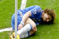 Video cận cảnh màn "diễn tuồng" thô thiển của Luiz