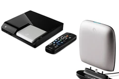 Bộ phát HD FreeAgent Theater+™ (trái) và thiết bị sao lưu Seagate® Replica™ của Seagate. (Nguồn: Internet)