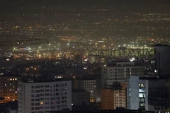 Quang cảnh Thủ đô Tehran của Iran rạng sáng 26/10/2024 sau một loạt tiếng nổ lớn. (Ảnh: Reuters/TTXVN)