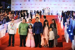 Các nghệ sỹ tham gia Liên hoan phim quốc tế Hà Nội lần thứ ba. (Ảnh: TTXVN)