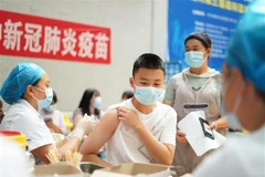 Trung Quốc phê duyệt vaccine mRNA tự phát triển ngừa COVID-19