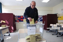 Cử tri Thổ Nhĩ Kỳ bỏ phiếu trong cuộc bầu cử tổng thống, quốc hội