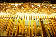 Giá vàng thế giới phục hồi và vượt mức 1.900 USD một ounce