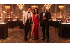 Top 5 phim hài đa quốc gia dành cho bữa tiệc tại gia ngày nghỉ lễ