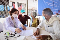 Đoàn bác sỹ tại TP. HCM khám, cấp thuốc miễn phí cho dân Campuchia