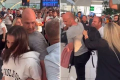 [Video] Trọng tài trận chung kết Europa League bị CĐV AS Roma tấn công