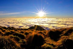 Yên Bái: Khám phá vẻ đẹp hoang sơ của đỉnh Lùng Cúng