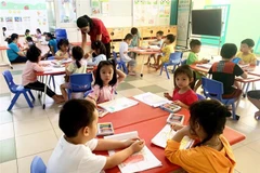 Các địa phương nỗ lực thu hút và giữ chân giáo viên mầm non