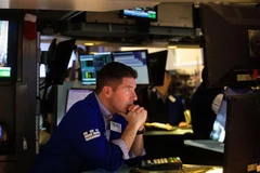 Hai góc nhìn đối lập của Morgan Stanley và Goldman Sachs về phố Wall