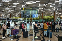 Singapore thận trọng khôi phục vận tải hàng không với Trung Quốc