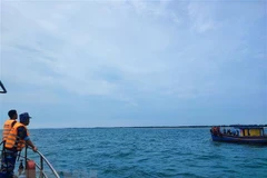 Hà Tĩnh: Thấy thi thể 2 ngư dân mất tích trên biển sau 4 ngày tìm kiếm