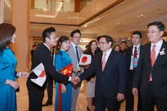 Thủ tướng tới Hiroshima bắt đầu dự Hội nghị thượng đỉnh G7 mở rộng