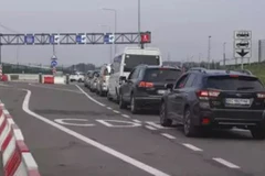 Séc ủng hộ việc Ba Lan cấm ôtô chở khách mang biển số Nga nhập cảnh