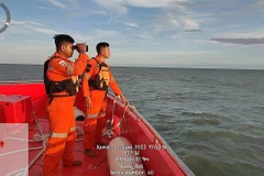 Indonesia tìm kiếm chiếc thuyền chở 8 người mất tích ở biển phía Đông