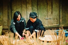 [Video] Phia Thắp - Nơi giữ nghề làm hương trầm trăm tuổi